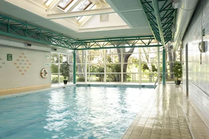 Imagen de la piscina del Hotel Marine, Dublín. Foto 19