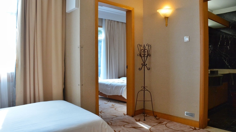 Imagen de la habitación del Hotel Marine Garden. Foto 11