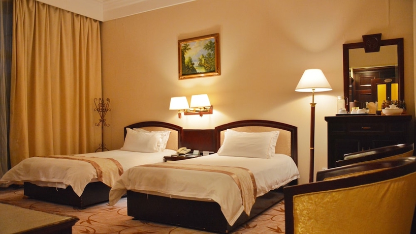 Imagen de la habitación del Hotel Marine Garden. Foto 18