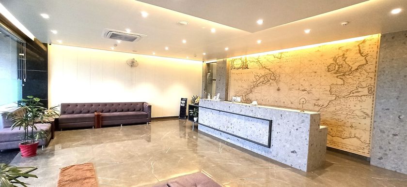 Imagen de los interiores del Hotel Marine House. Foto 18