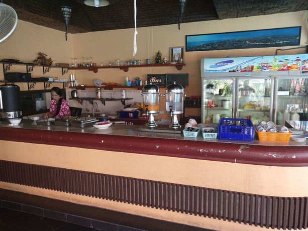 Imagen del bar/restaurante del Hotel Marine Paradise. Foto 3