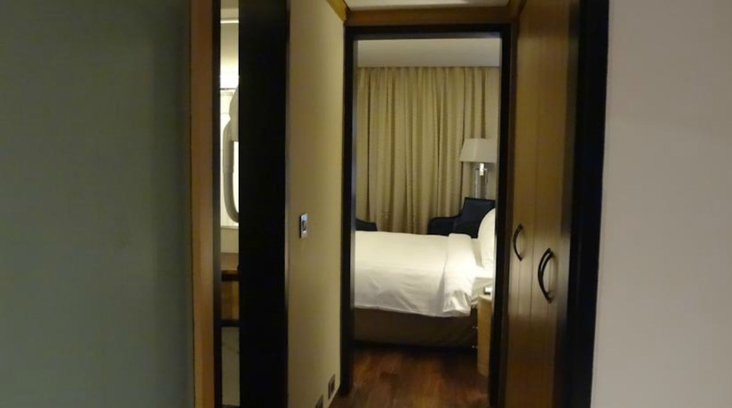 Imagen de la habitación del Hotel Marine Plaza Mumbai. Foto 13