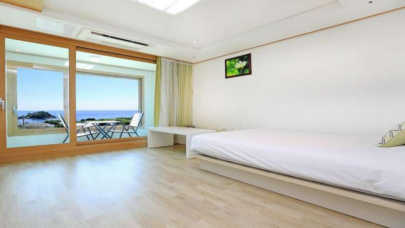 Imagen de la habitación del Hotel Marine Port Resort. Foto 21