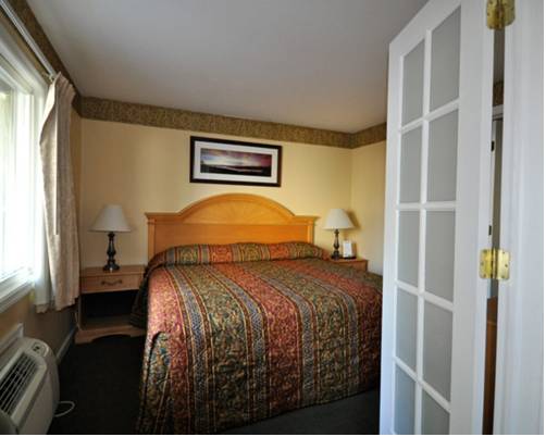 Imagen de la habitación del Hotel Marine Village Resort. Foto 6