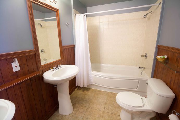 Imagen de la habitación del Hotel Marineau La Tuque. Foto 8