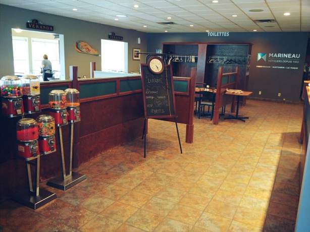 Imagen del bar/restaurante del Hotel Marineau Mattawin. Foto 2