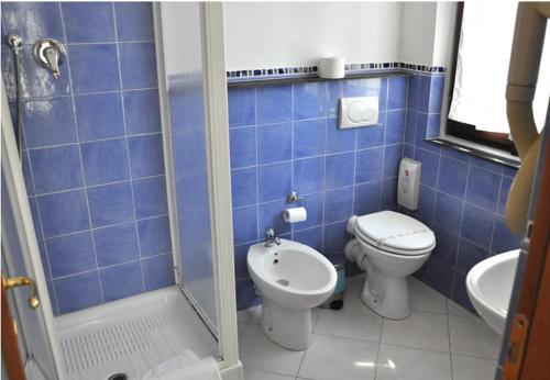 Imagen de la habitación del Hotel Marinella, CELLE LIGURE. Foto 10