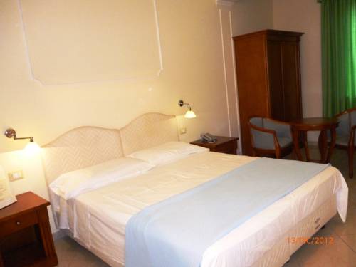 Imagen de la habitación del Hotel Marinella, Pizzo. Foto 6