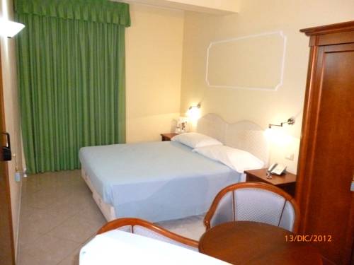 Imagen de la habitación del Hotel Marinella, Pizzo. Foto 10