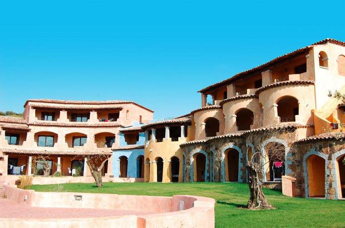 Imagen de los exteriores del Hotel Marinella Residence. Foto 3