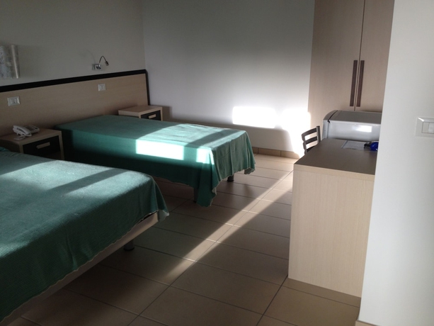 Imagen de la habitación del Hotel Marinella, Ricadi. Foto 3