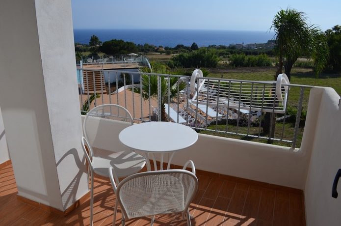 Imagen de la habitación del Hotel Marinella, Ricadi. Foto 4