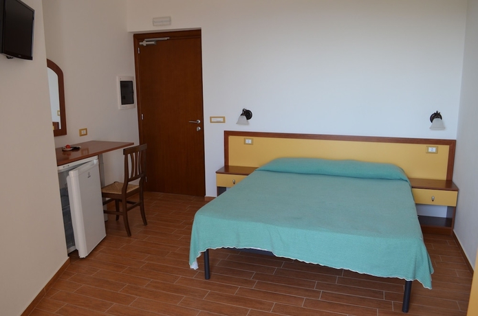 Imagen de la habitación del Hotel Marinella, Ricadi. Foto 5