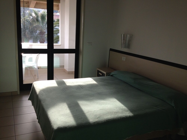 Imagen de la habitación del Hotel Marinella, Ricadi. Foto 8