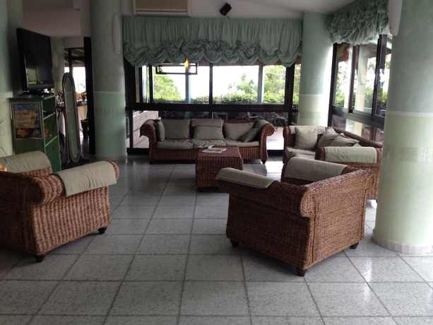 Imagen de los interiores del Hotel Marinella, Ricadi. Foto 18