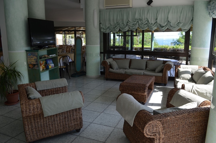 Imagen de los interiores del Hotel Marinella, Ricadi. Foto 19