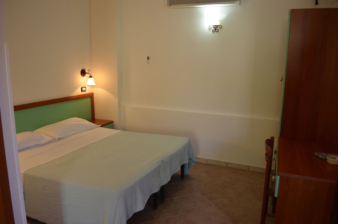 Imagen de la habitación del Hotel Marinella, Ricadi. Foto 11