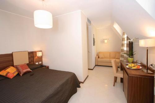 Imagen de la habitación del Hotel Marinella, San Remo. Foto 6