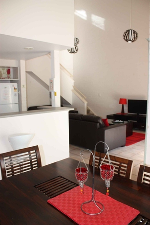 Imagen de los interiores del Hotel Mariner Bay Apartments. Foto 9