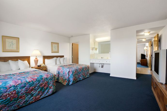 Imagen de la habitación del Hotel Mariner Inn and Suites. Foto 5