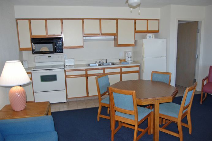 Imagen de la habitación del Hotel Mariner Inn and Suites. Foto 9