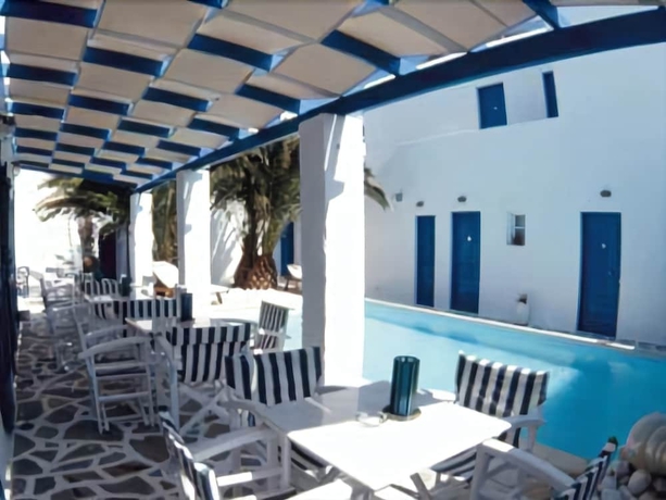 Imagen de la piscina del Hotel Marinero and Suites. Foto 17