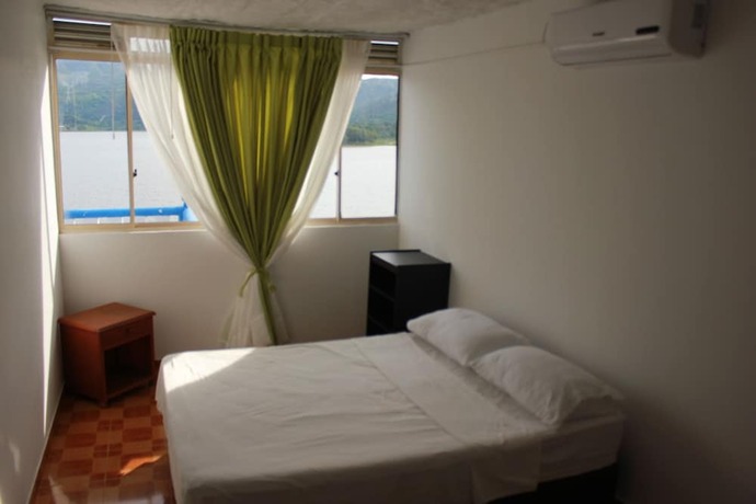 Imagen general del Hotel Marineros Club Nautico. Foto 1