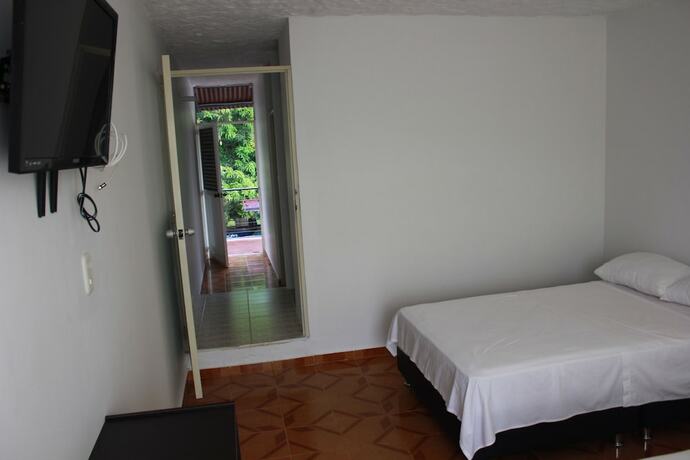 Imagen general del Hotel Marineros Club Nautico. Foto 3