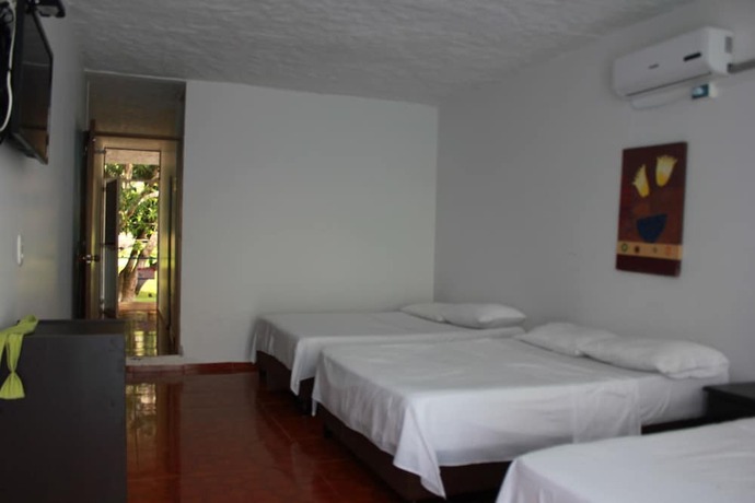 Imagen general del Hotel Marineros Club Nautico. Foto 6