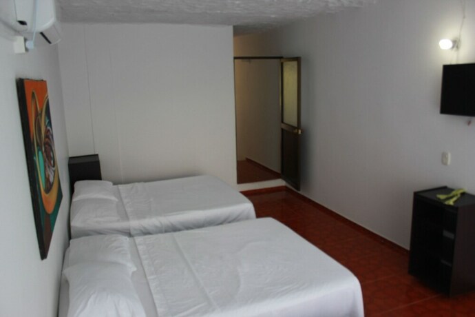Imagen de la habitación del Hotel Marineros Club Nautico. Foto 25