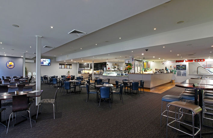 Imagen del bar/restaurante del Hotel Mariners On The Waterfront. Foto 8