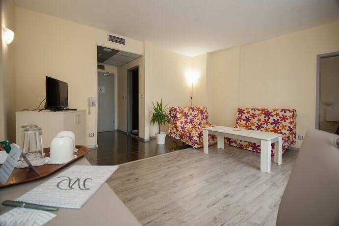 Imagen general del Hotel Mariner\'s Suites. Foto 6