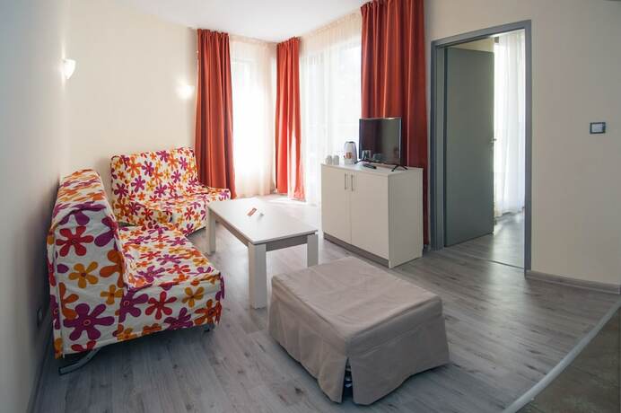 Imagen general del Hotel Mariner\'s Suites. Foto 13