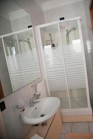 Imagen de la habitación del Hotel Marinoni. Foto 4