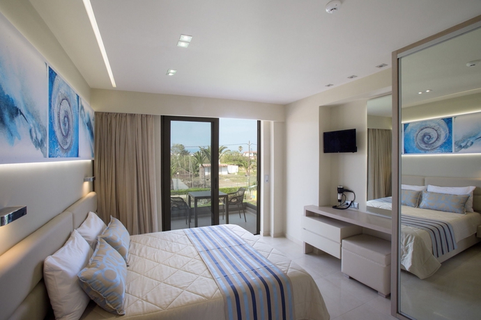 Imagen de la habitación del Hotel Marinos Beach. Foto 10