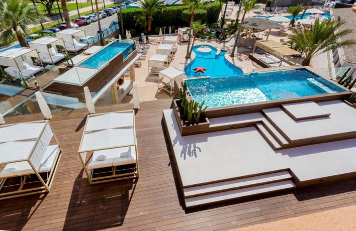 Imagen de la piscina del Hotel Marins Beach Club Adults Only. Foto 12
