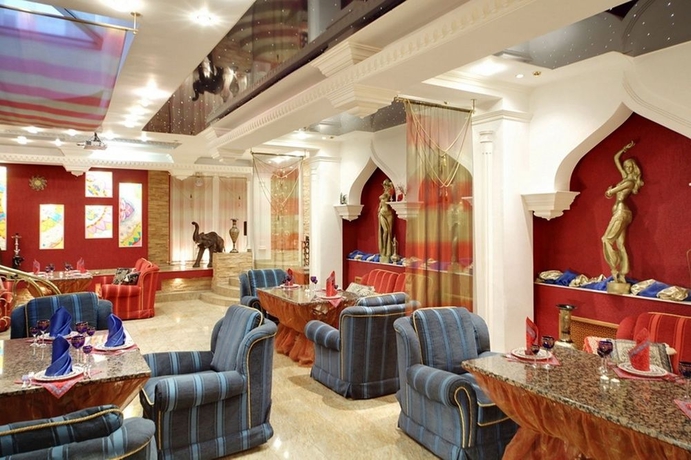 Imagen del bar/restaurante del Hotel Marins Park Rostov. Foto 5