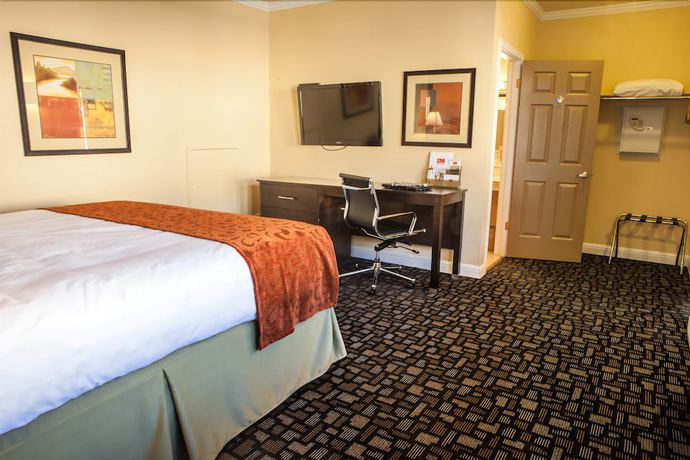 Imagen de la habitación del Hotel Marinwood Inn and Suites. Foto 3