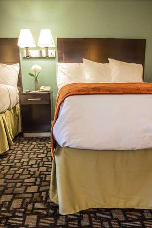 Imagen de la habitación del Hotel Marinwood Inn and Suites. Foto 5