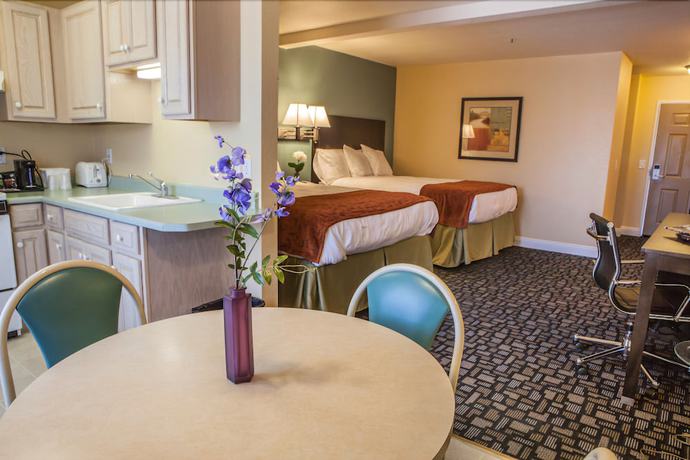 Imagen de la habitación del Hotel Marinwood Inn and Suites. Foto 6