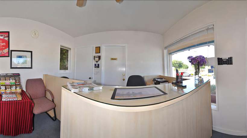 Imagen de los interiores del Hotel Marinwood Inn and Suites. Foto 20