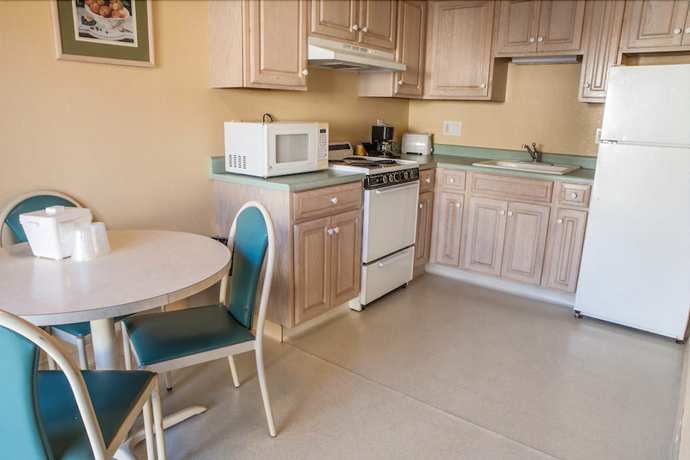 Imagen de la habitación del Hotel Marinwood Inn and Suites. Foto 16
