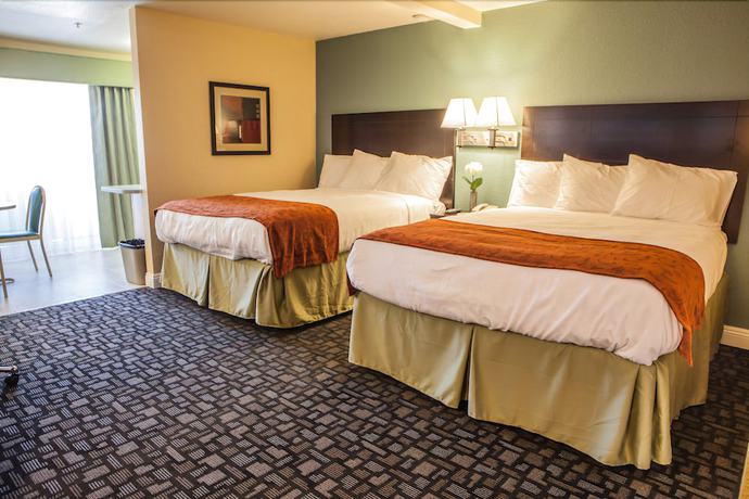 Imagen de la habitación del Hotel Marinwood Inn and Suites. Foto 18