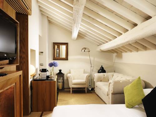 Imagen de la habitación del Hotel Mario De Fiori 37. Foto 6