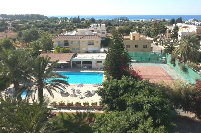 Imagen de los exteriores del Hotel Marion, Poli Crysochous. Foto 7