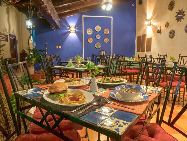 Imagen general del Hotel Marionetas. Foto 12