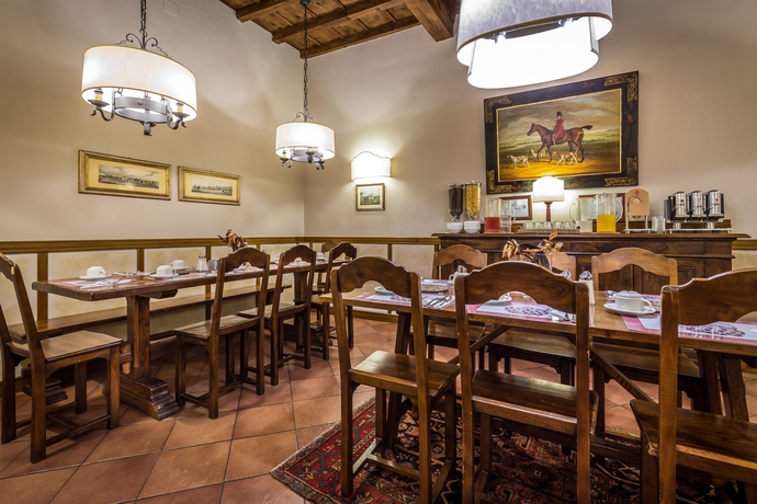 Imagen del bar/restaurante del Hotel Marios. Foto 2
