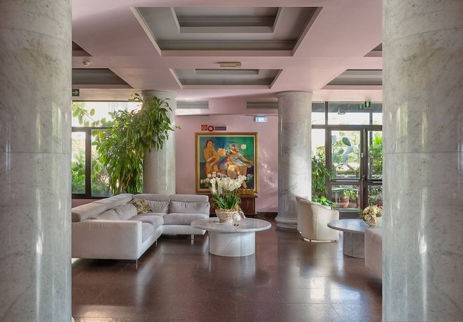 Imagen de los interiores del Hotel Mariotti. Foto 20