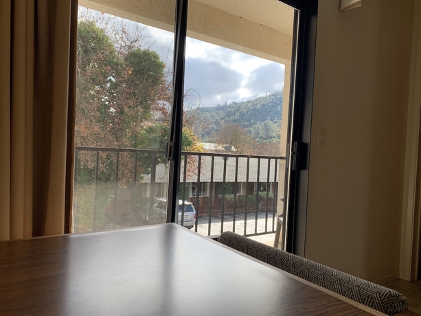 Imagen de la habitación del Hotel Mariposa Lodge. Foto 14