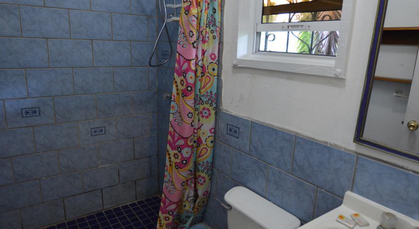 Imagen de los interiores del Hotel Mariposa Lodge, Isla de Roat&aacute;n. Foto 9